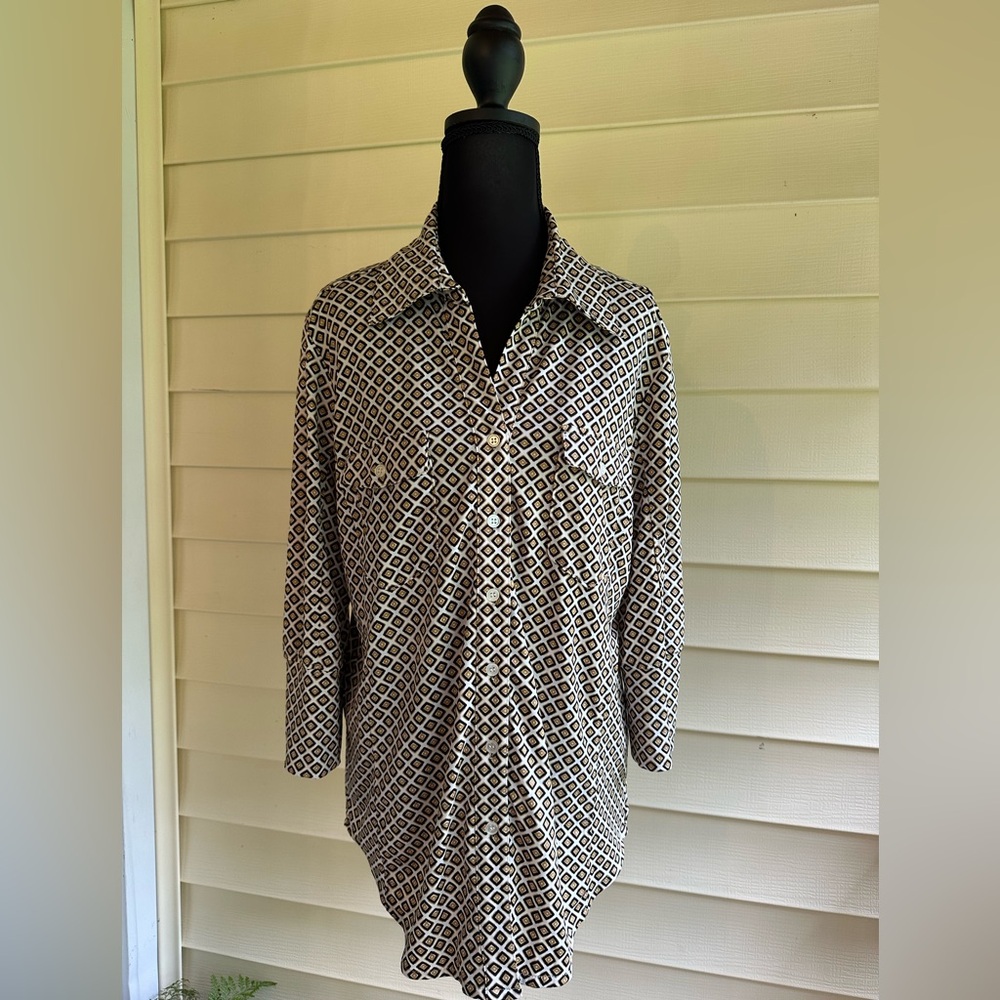 🏷️ Verve Ami Women's White, Black, Mustard Geometric Print Stretch Shirt Size L